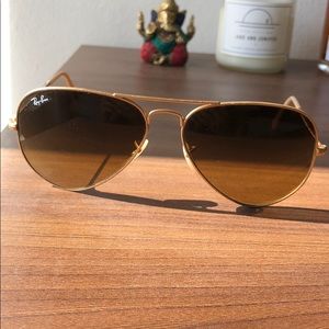 Classic Ray-Ban aviators rb3025